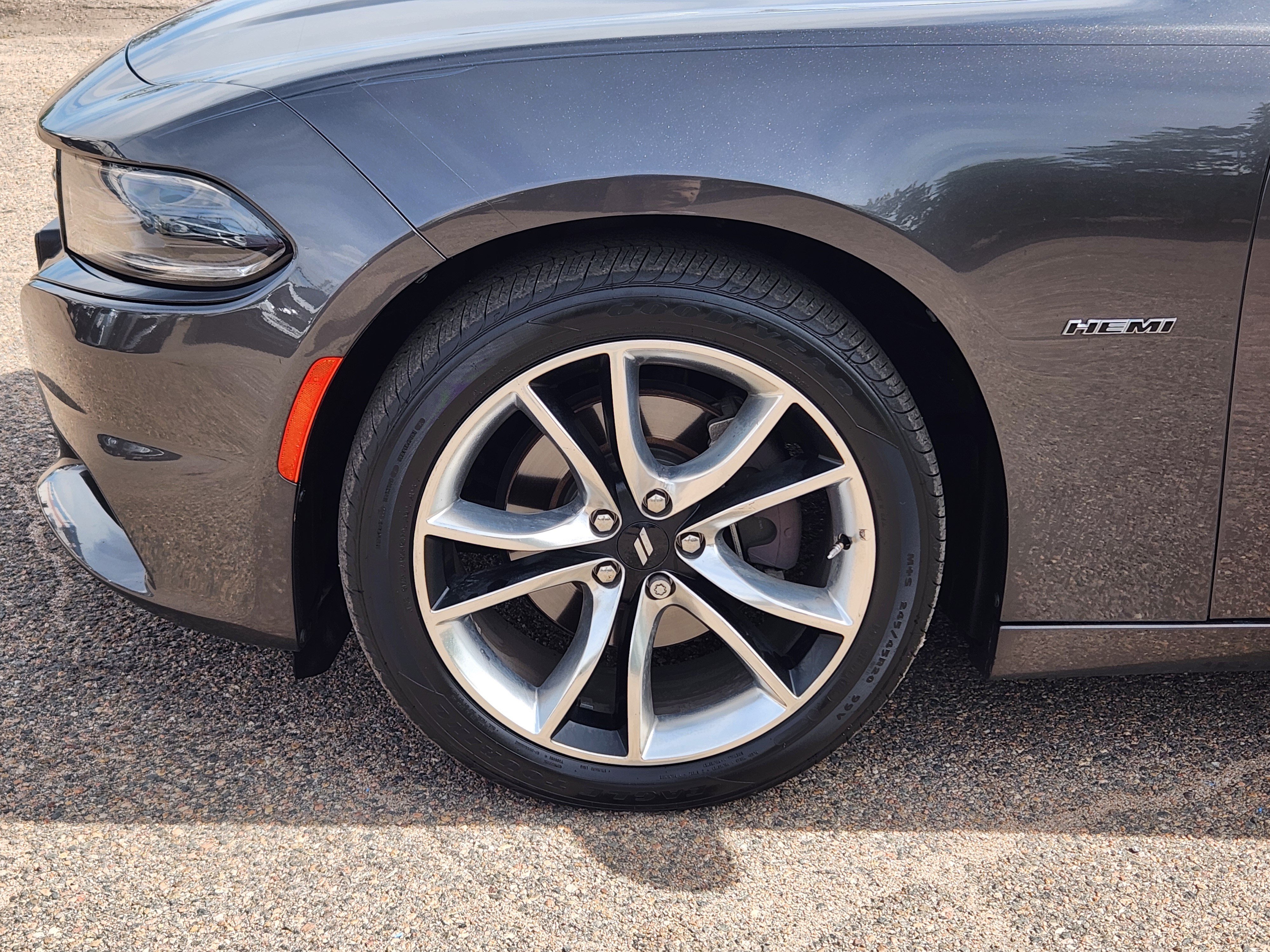 Used 2017 Dodge Charger R/T w/ Premium Group RWD image 6