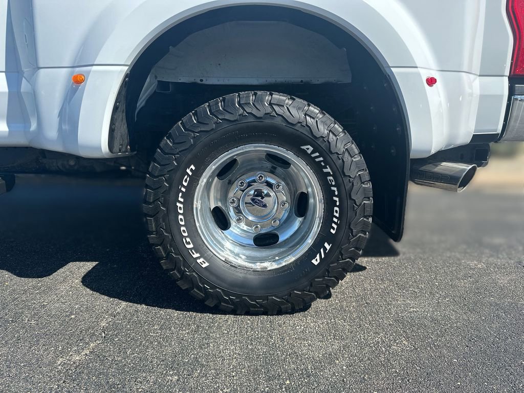 Used 2019 Ford F350 XLT w/ XLT Premium Package image 17