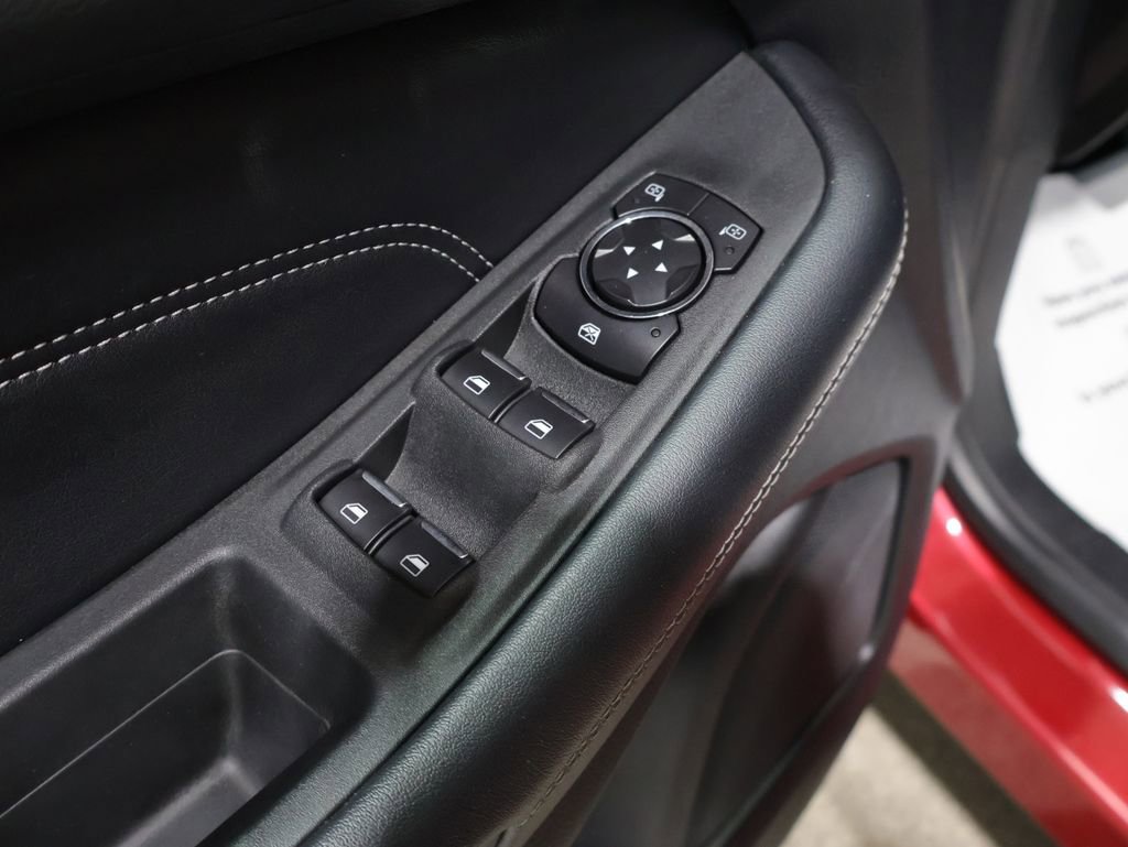 Used 2022 Ford Edge Titanium image 16