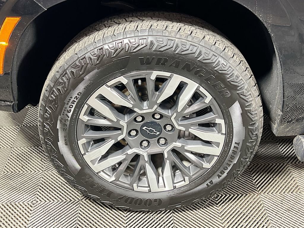 Used 2025 Chevrolet Tahoe Z71 image 24