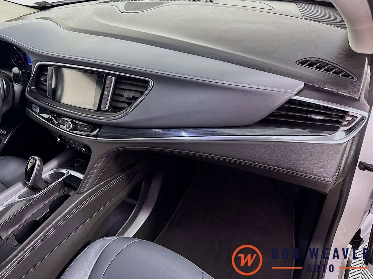 Used 2021 Buick Enclave Essence image 32