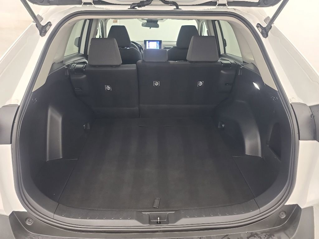 Used 2025 Toyota RAV4 XLE AWD/4WD image 20