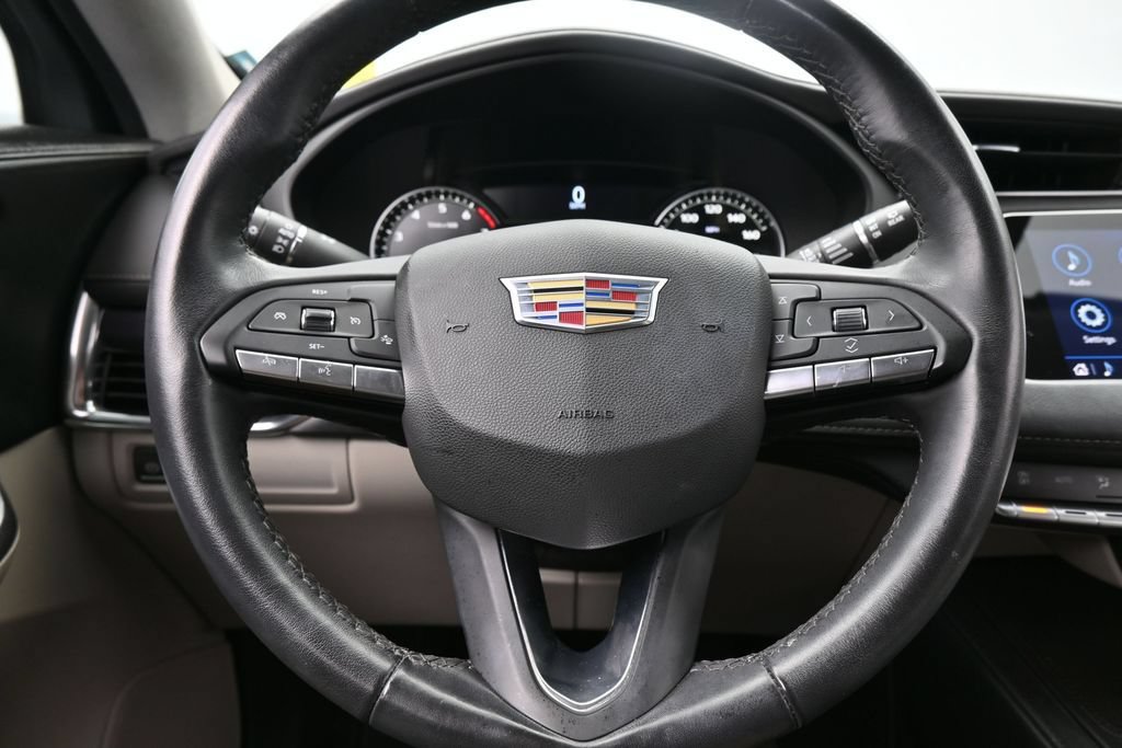 Used 2023 Cadillac XT4 Luxury FWD image 25