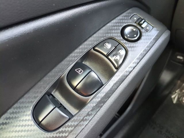 Used 2025 Nissan Altima 2.5 SV image 21