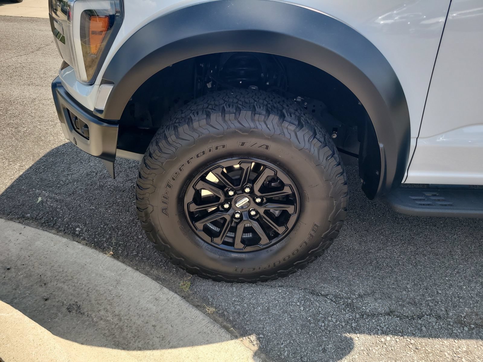 Used 2025 Ford F150 Raptor AWD/4WD image 9