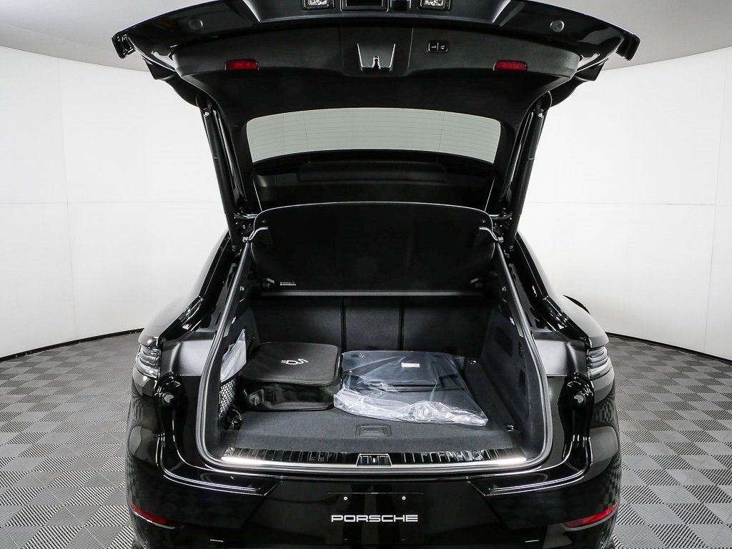 New 2026 Porsche Cayenne Turbo image 32