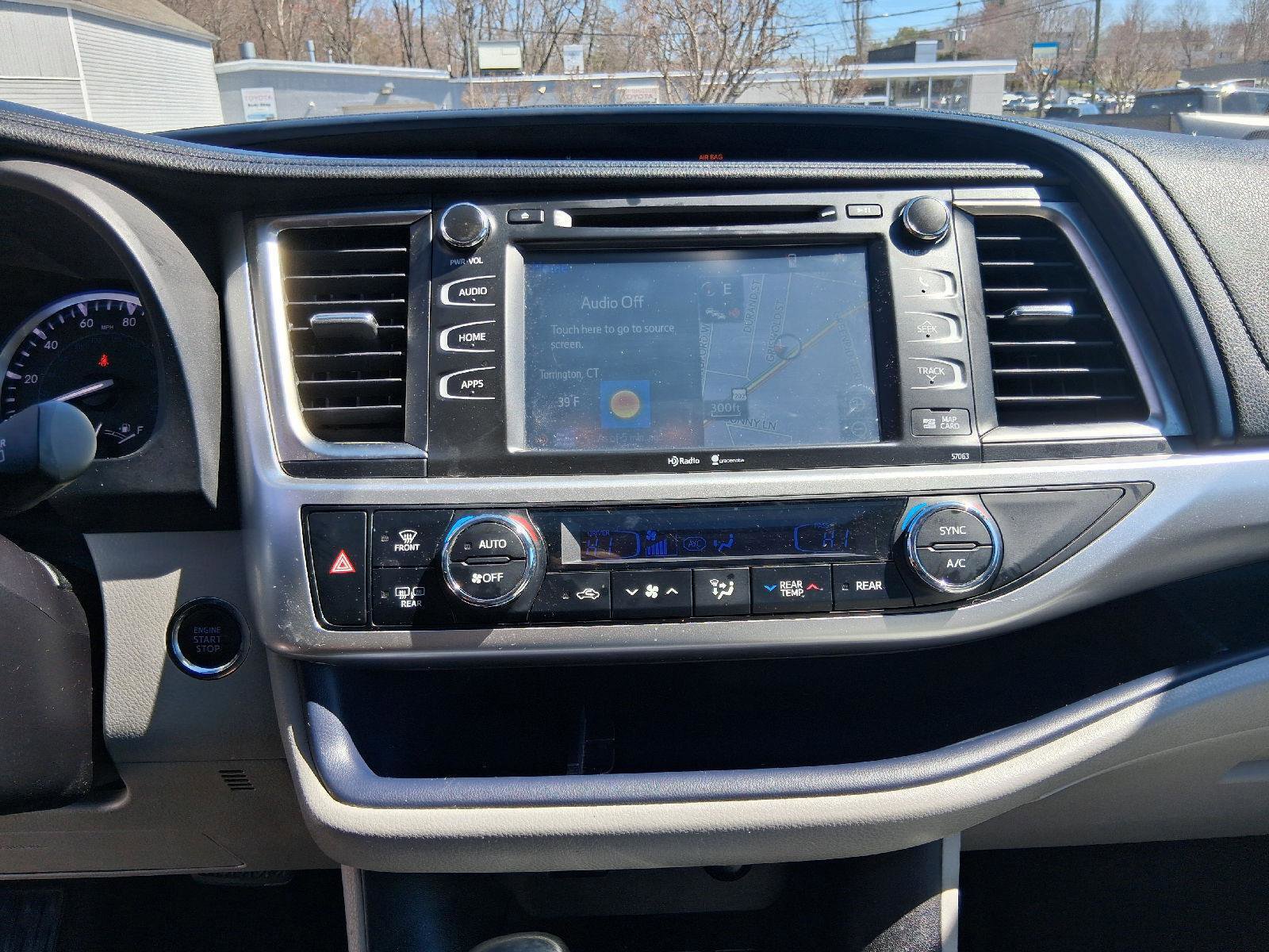 Used 2015 Toyota Highlander XLE AWD/4WD image 15