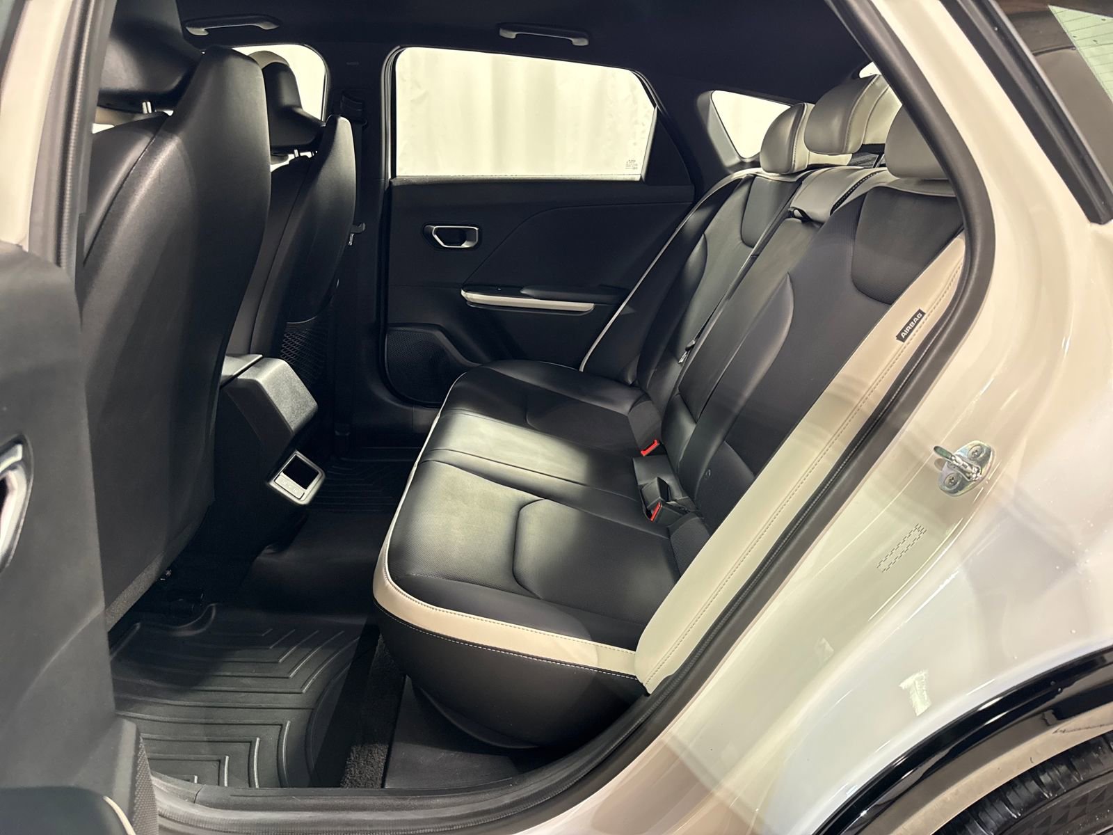 Used 2025 Kia K4 GT-Line w/ GT-Line Premium Package image 5