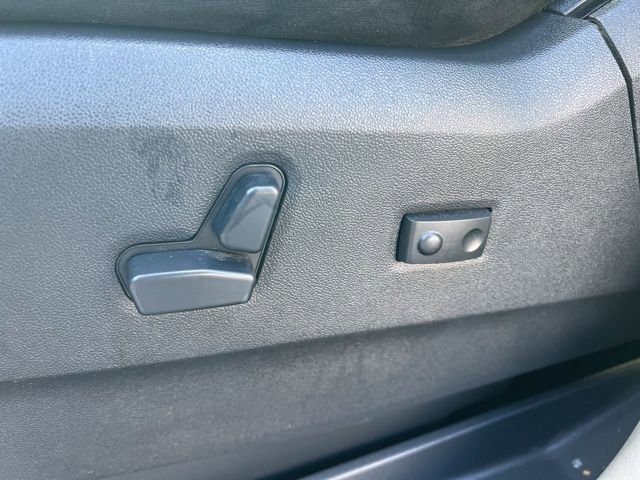 Used 2013 Dodge Grand Caravan SXT w/ Rear Park Assist Pkg image 24