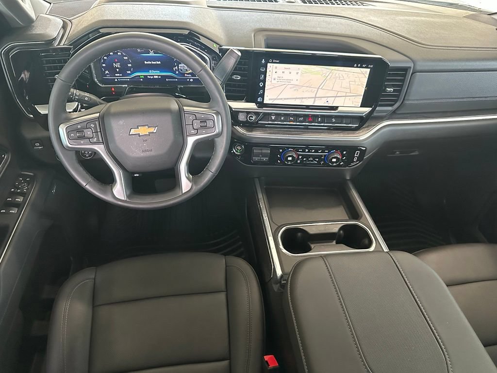 Used 2025 Chevrolet Silverado 2500 LTZ w/ LTZ Convenience Package AWD/4WD image 17