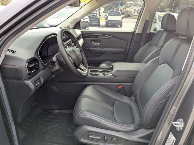 Certified 2025 Honda Pilot Touring image 30