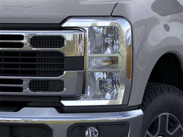 New 2025 Ford F250 XLT w/ FX4 Off-Road Package image 18