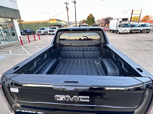New 2025 GMC Sierra EV Denali image 6