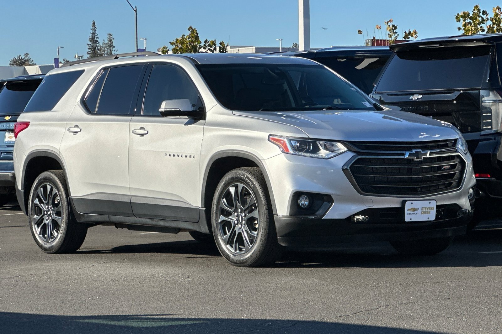 Used 2020 Chevrolet Traverse RS image 2