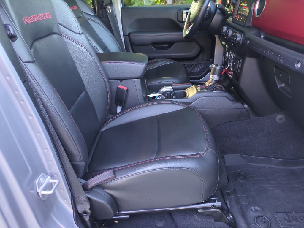 Used 2021 Jeep Wrangler Unlimited Rubicon AWD/4WD image 36