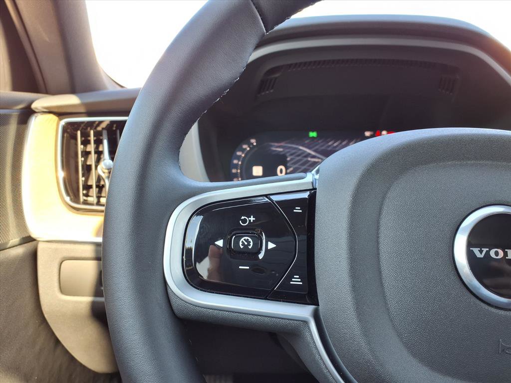 New 2026 Volvo XC60 B5 Core w/ Protection Package Premier AWD/4WD image 17