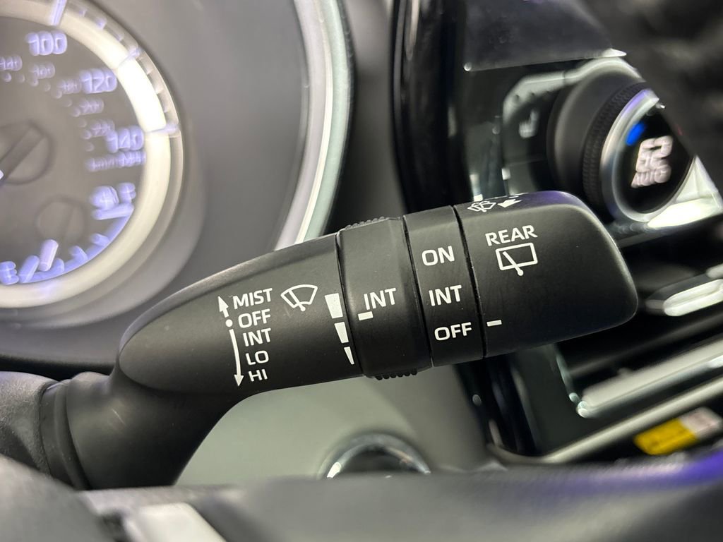 Used 2023 Toyota Highlander XLE image 16