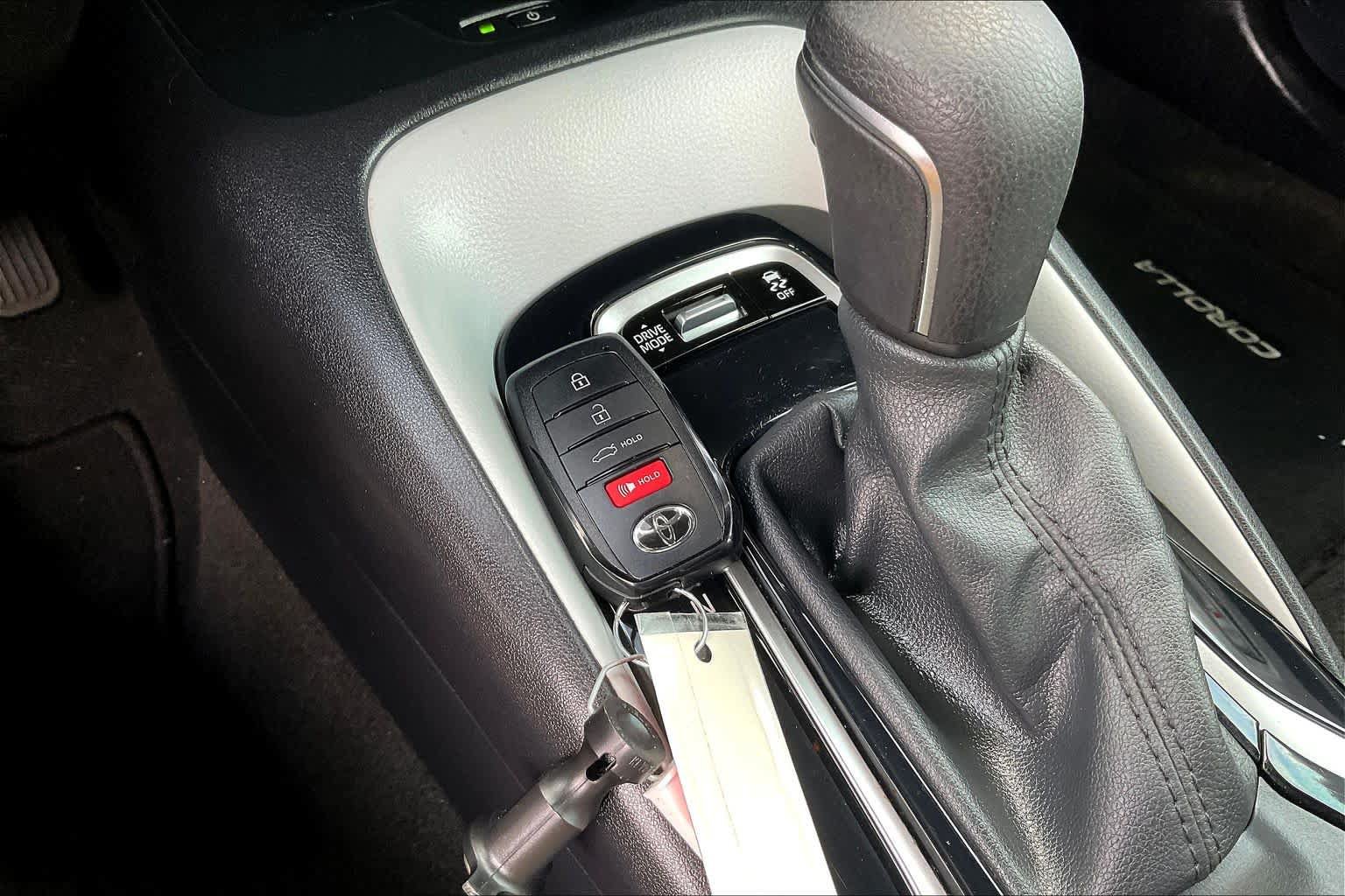 Used 2024 Toyota Corolla SE w/ SE Premium Package FWD image 12
