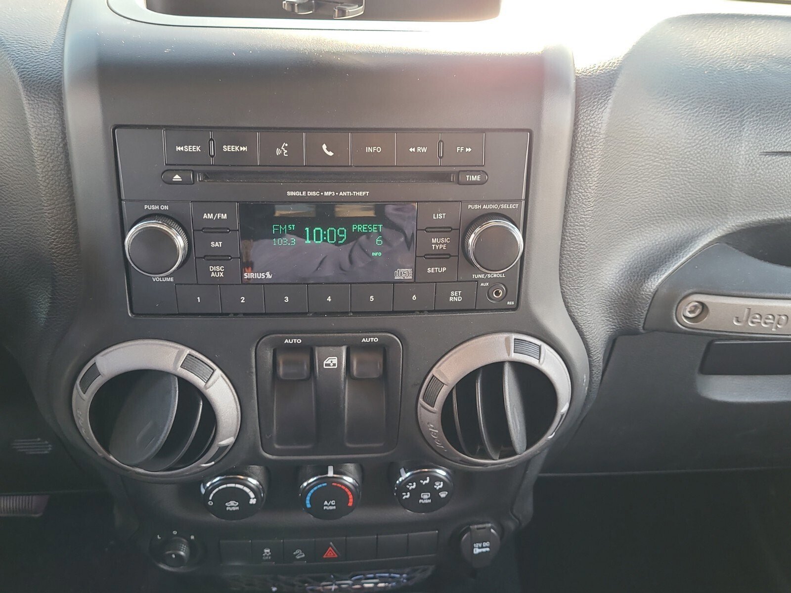 Used 2013 Jeep Wrangler Sport image 15