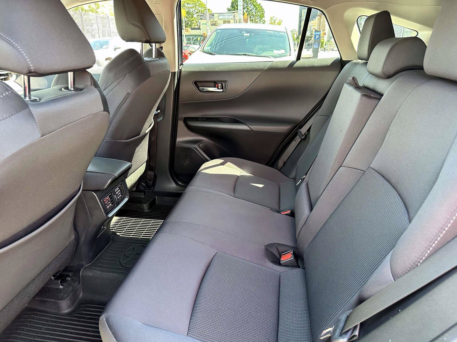 Certified 2023 Toyota Venza LE AWD/4WD image 13