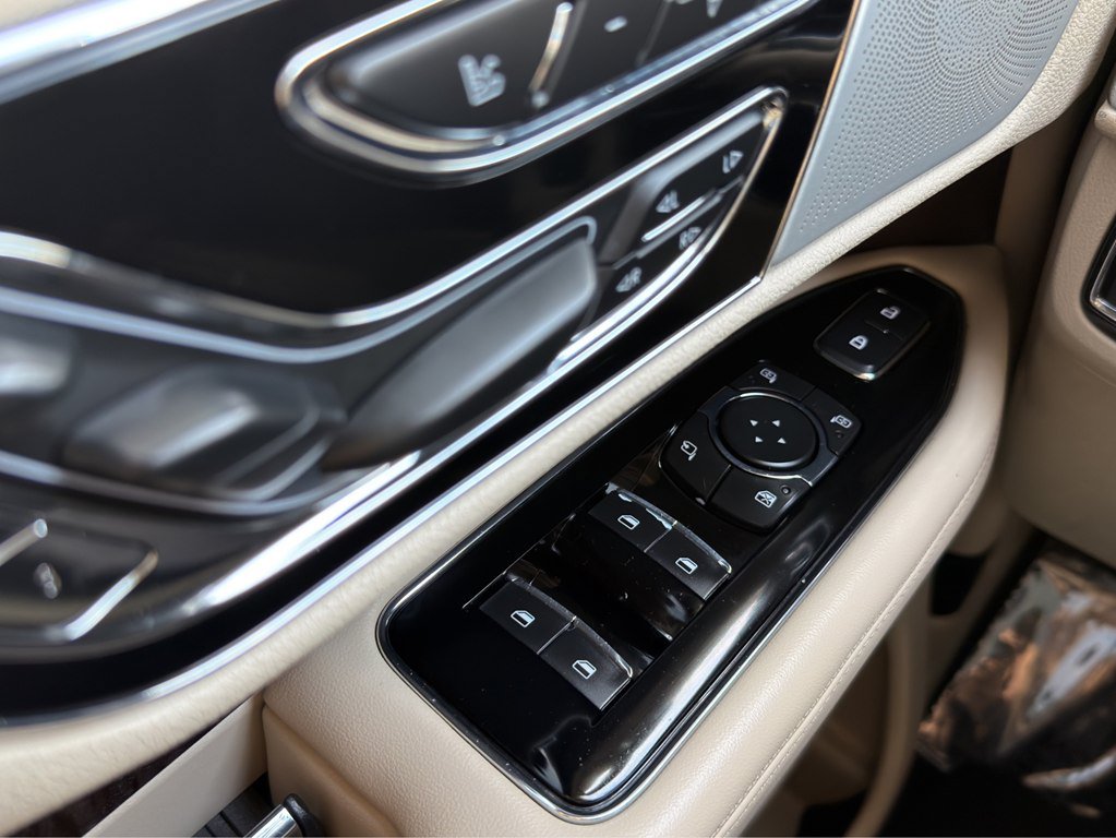Used 2020 Lincoln Navigator L Reserve w/ Luxury Package AWD/4WD image 11