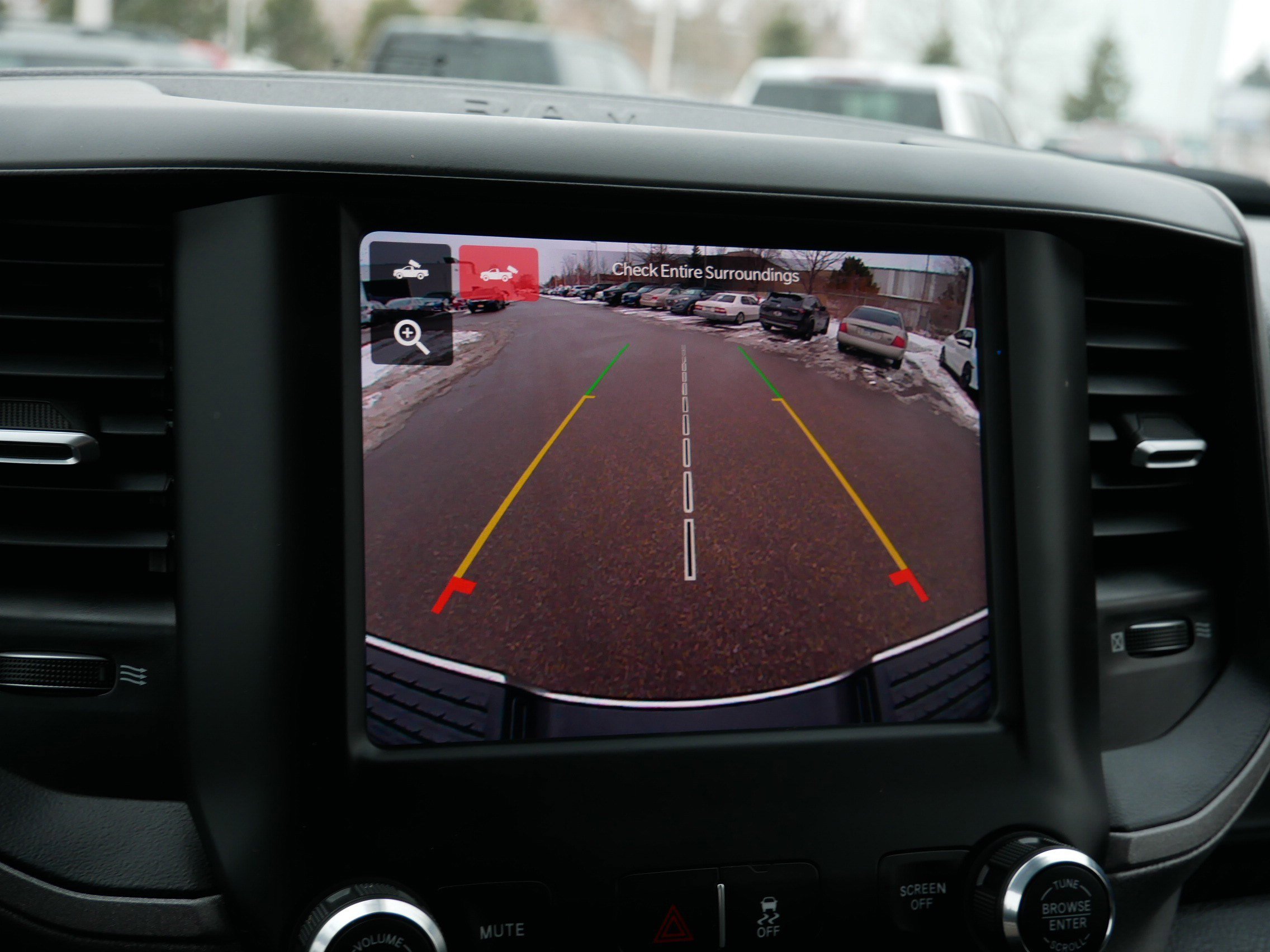 Used 2024 RAM 2500 Tradesman w/ Chrome Appearance Group image 32