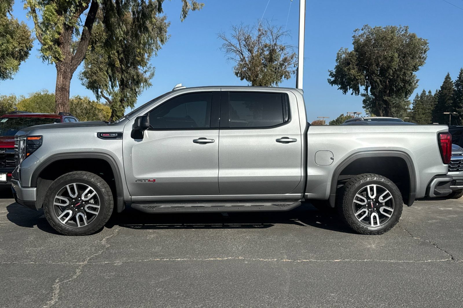 Used 2023 GMC Sierra 1500 AT4 w/ AT4 Premium Package AWD/4WD image 8