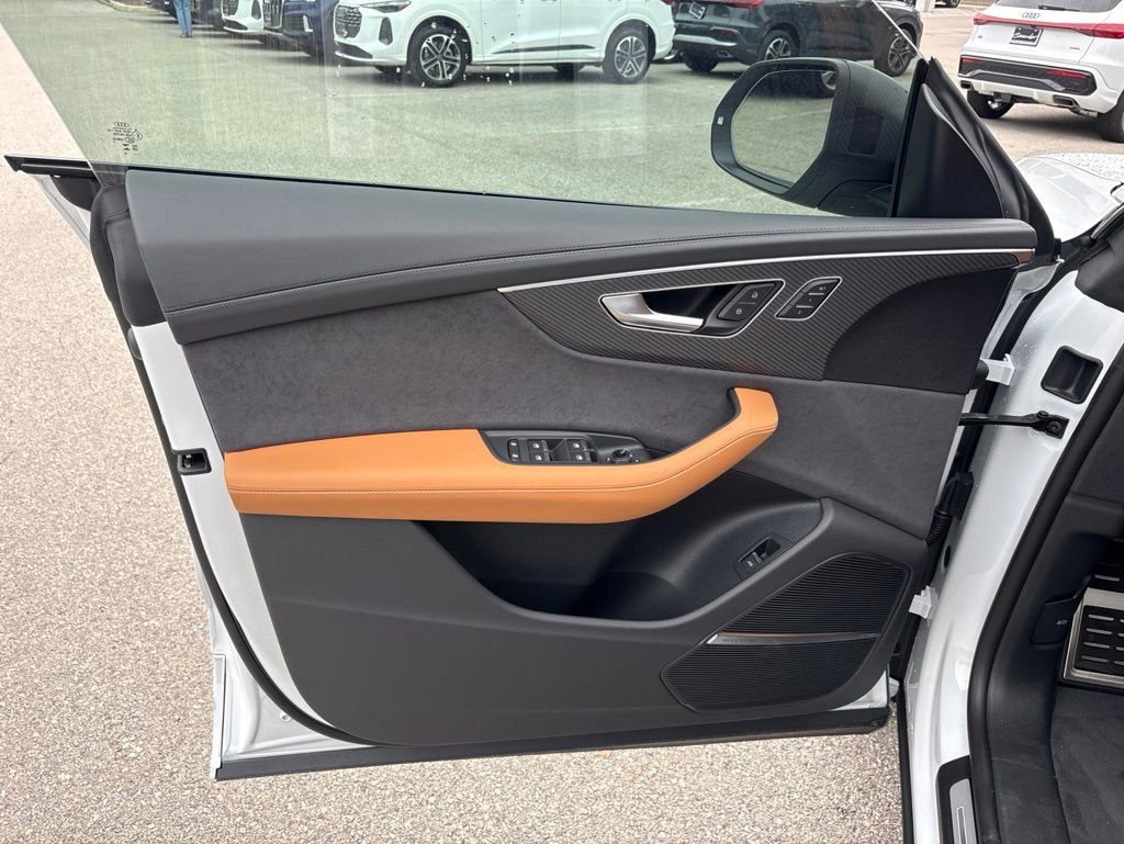 New 2026 Audi RS Q8 performance AWD/4WD image 10
