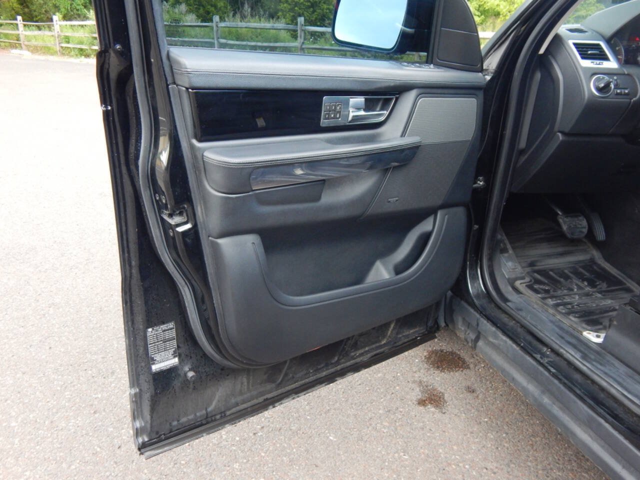 Used 2011 Land Rover Range Rover Sport HSE AWD/4WD image 13