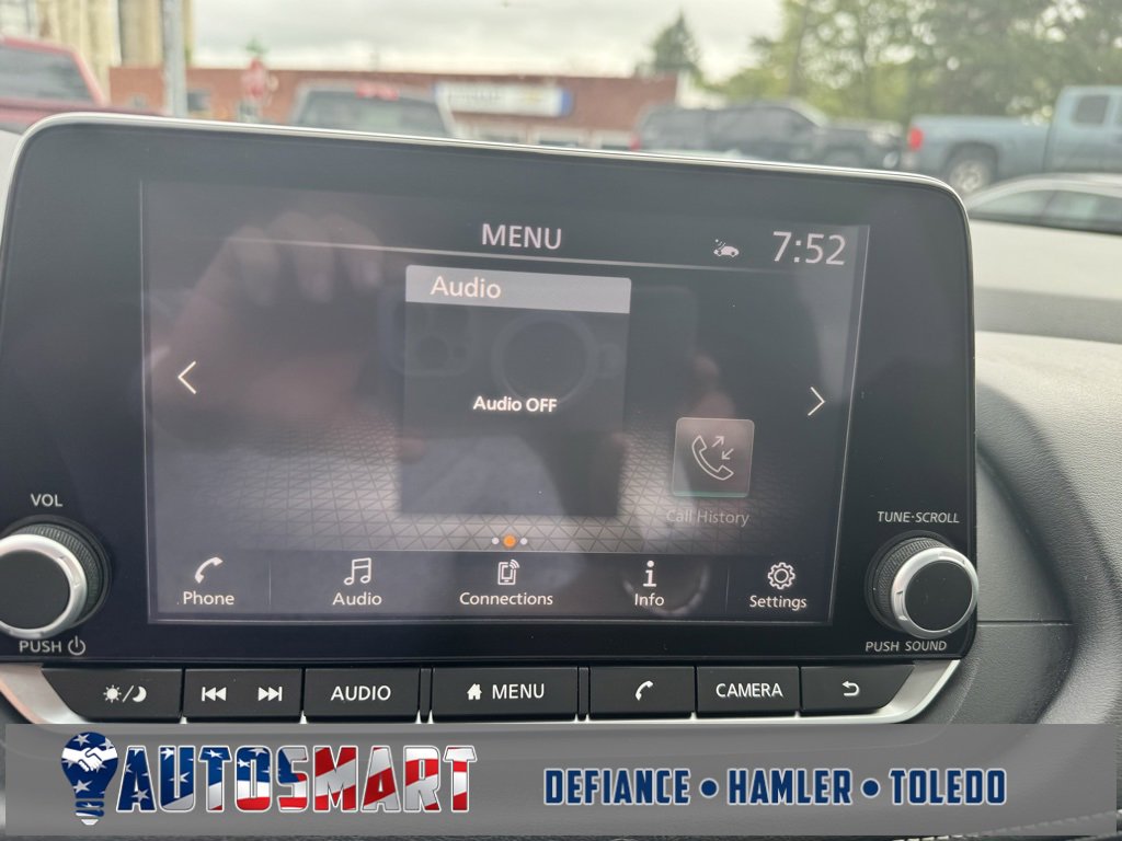 Used 2025 Nissan Rogue SV image 13