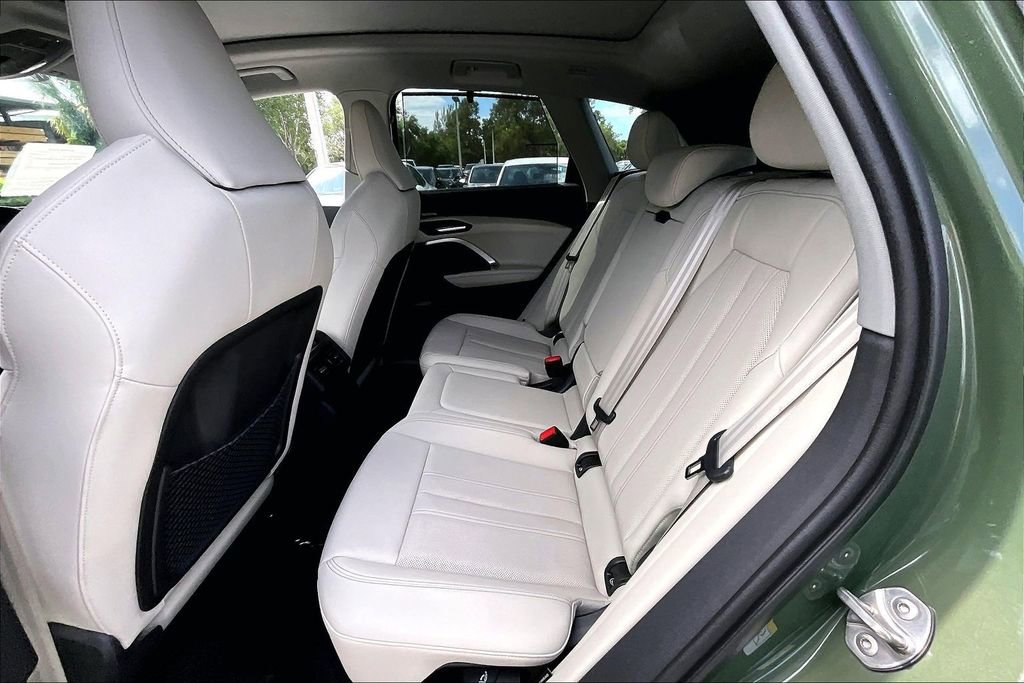 Certified 2025 Audi Q5 Premium Plus image 17