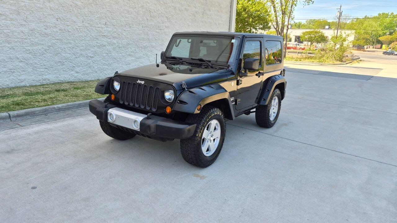Used 2008 Jeep Wrangler Sahara w/ Dual Top Group AWD/4WD image 2