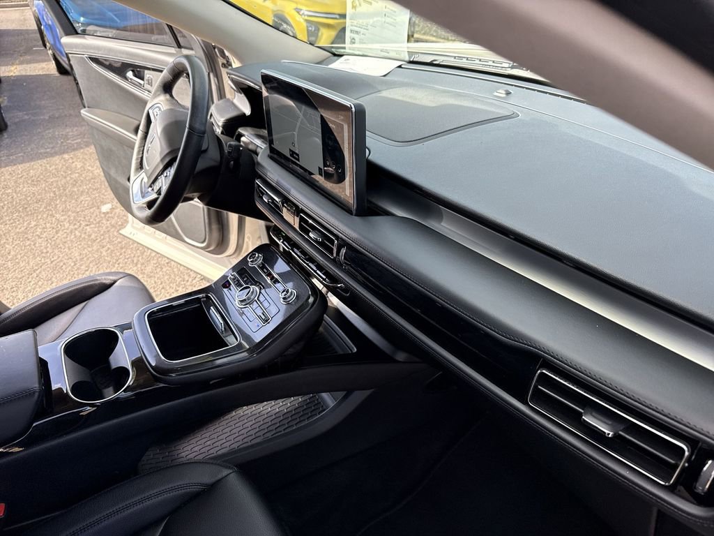 Used 2023 Lincoln Nautilus FWD w/ Premium Package image 36