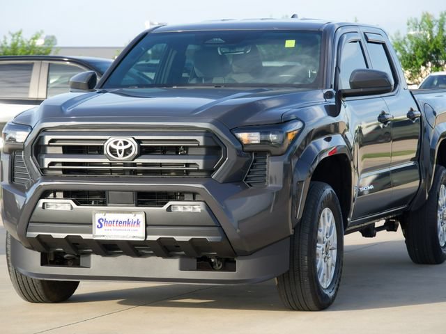 Used 2025 Toyota Tacoma SR5 AWD/4WD video 3