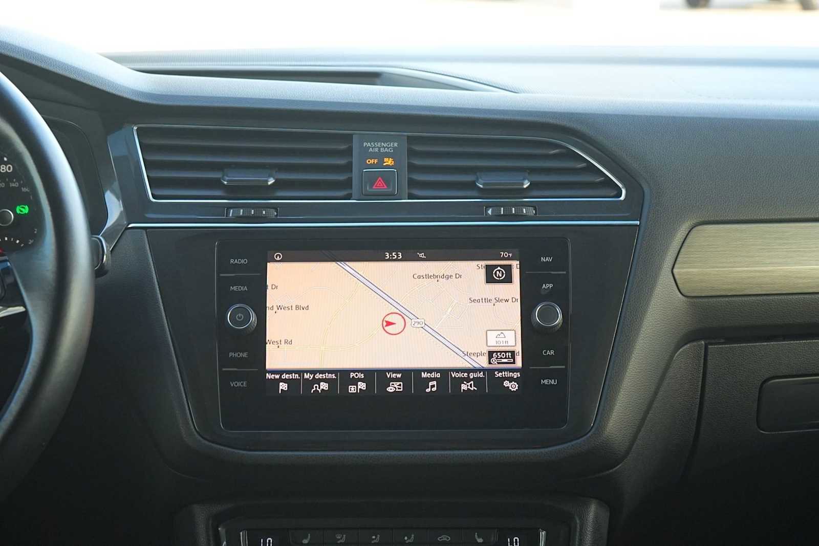 Used 2018 Volkswagen Tiguan SEL image 19