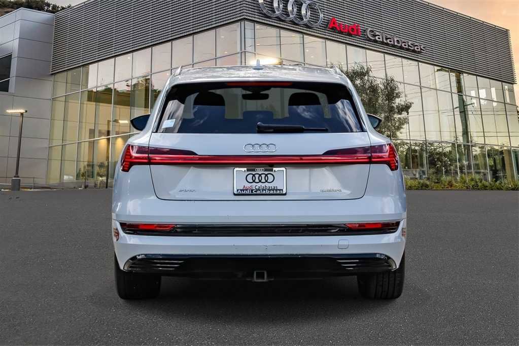 Used 2022 Audi e-tron Premium w/ Convenience Plus Package image 3