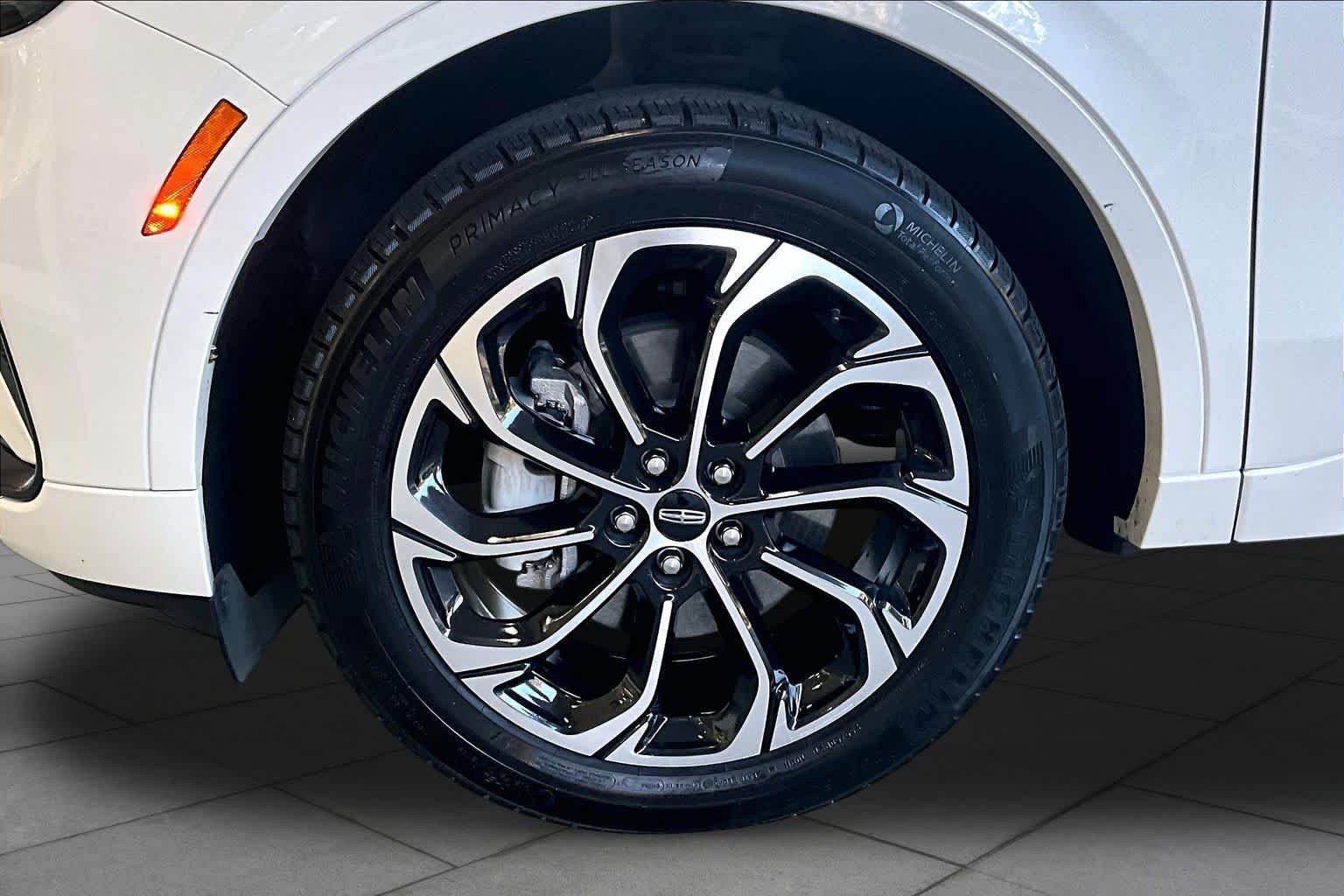 Used 2025 Lincoln Nautilus Reserve AWD/4WD image 10
