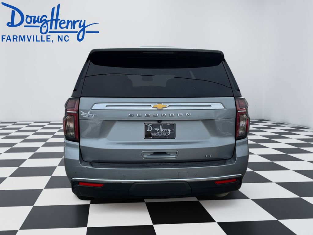Used 2024 Chevrolet Suburban LT image 4
