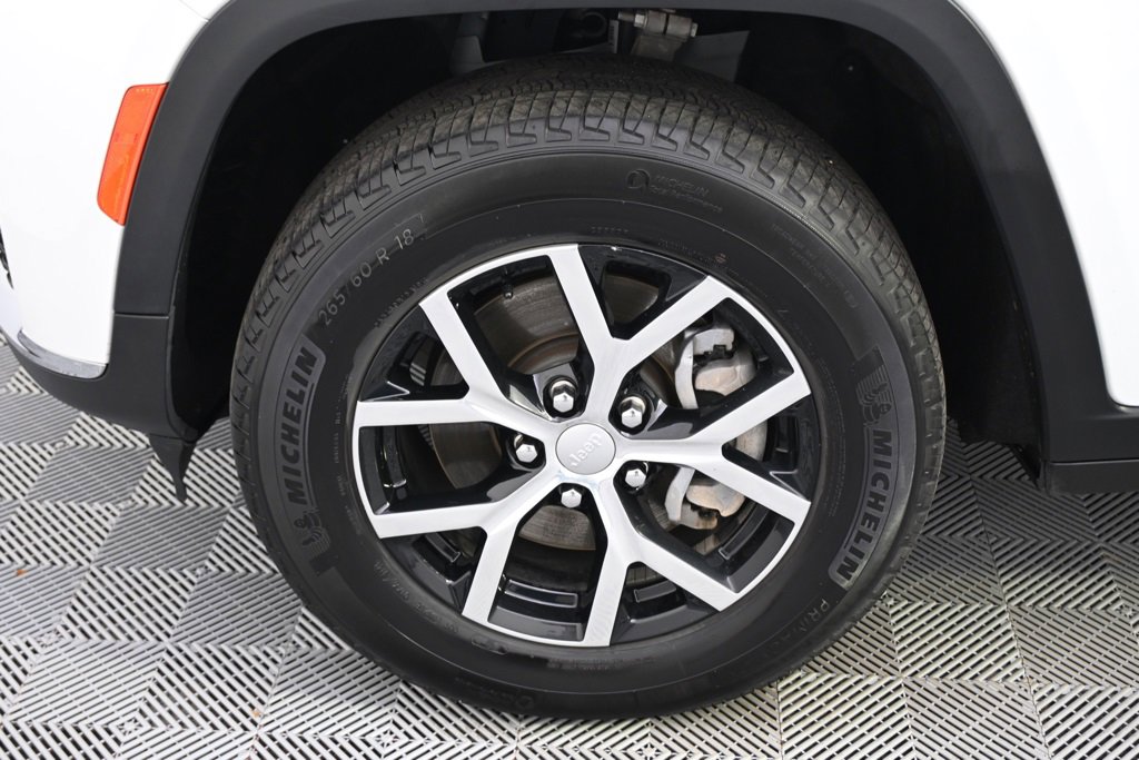 Used 2024 Jeep Grand Cherokee L Limited image 20