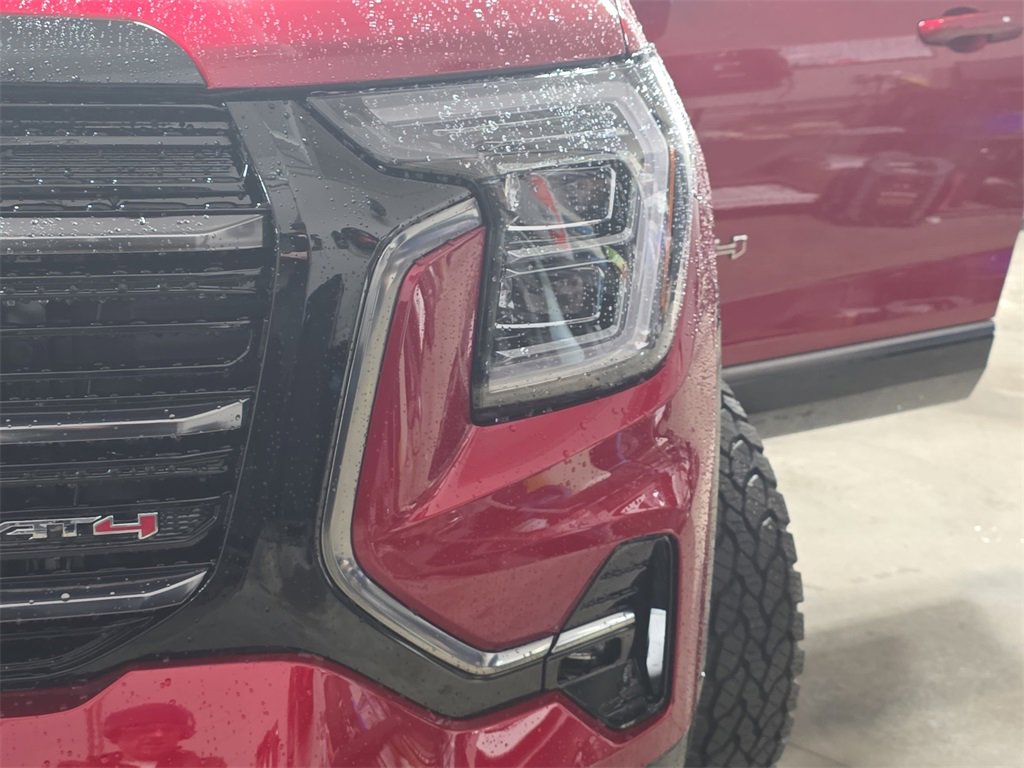 New 2026 GMC Terrain AT4 w/ LPO, Floor Liner Package image 32