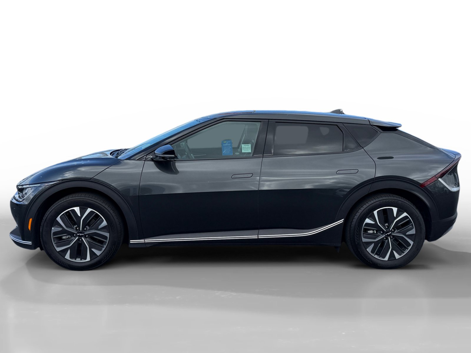 Used 2024 Kia EV6 Light RWD image 2