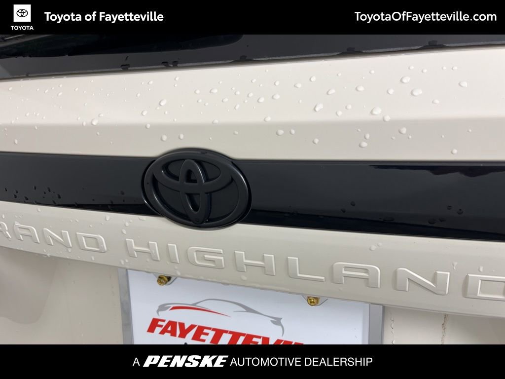 Used 2024 Toyota Grand Highlander Limited image 20