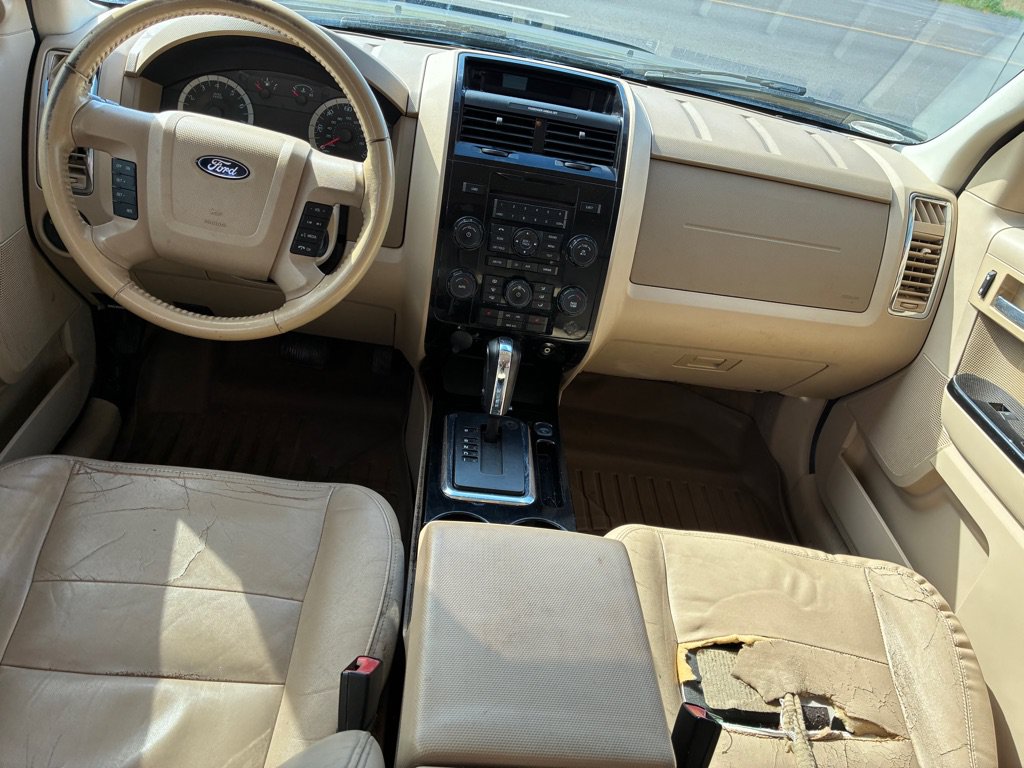 Used 2011 Ford Escape Limited w/ 302A Rapid Spec Order Code FWD image 24
