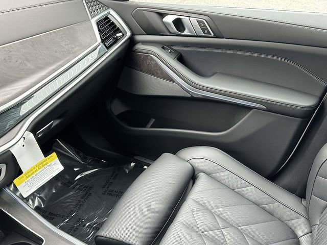 Certified 2025 BMW X5 xDrive50e w/ Premium Package image 38