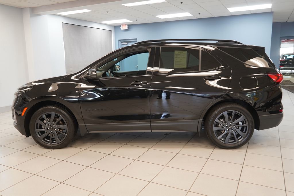 Certified 2023 Chevrolet Equinox RS w/ RS Leather Package FWD image 2
