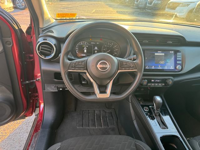 Used 2022 Nissan Kicks SV image 12