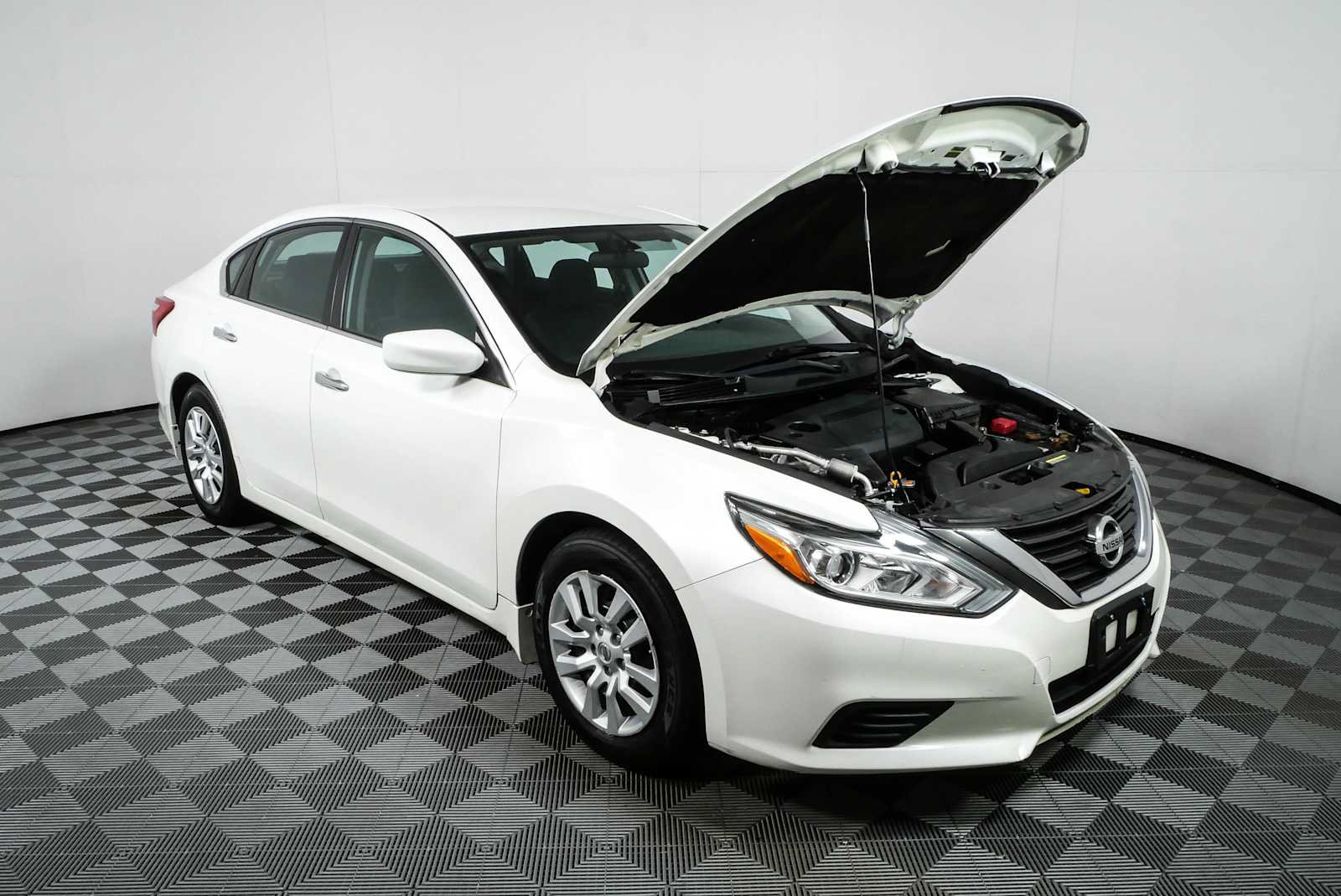 Used 2017 Nissan Altima 2.5 S w/ Power Driver Seat Package FWD image 29