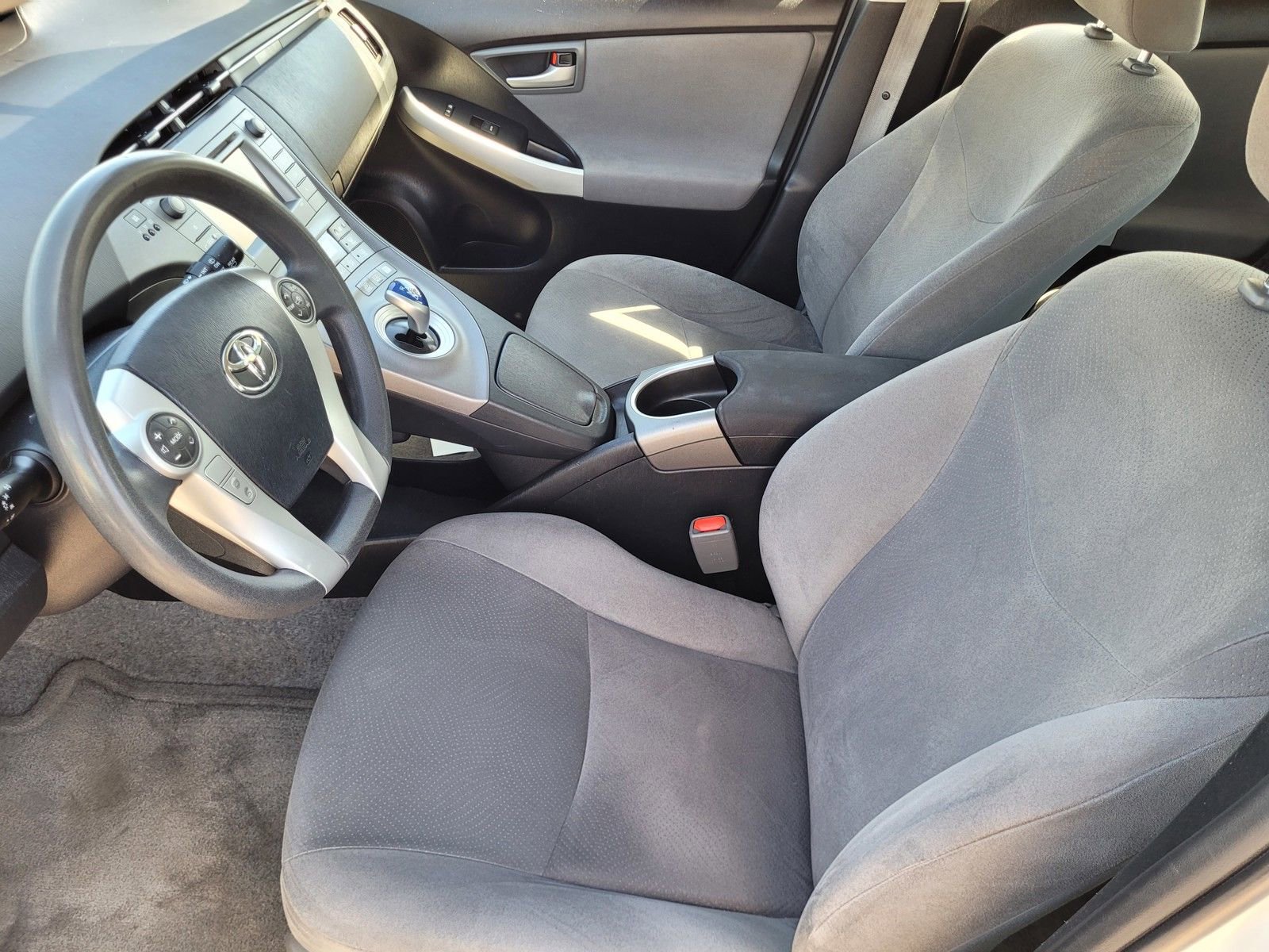 Used 2015 Toyota Prius Two image 19