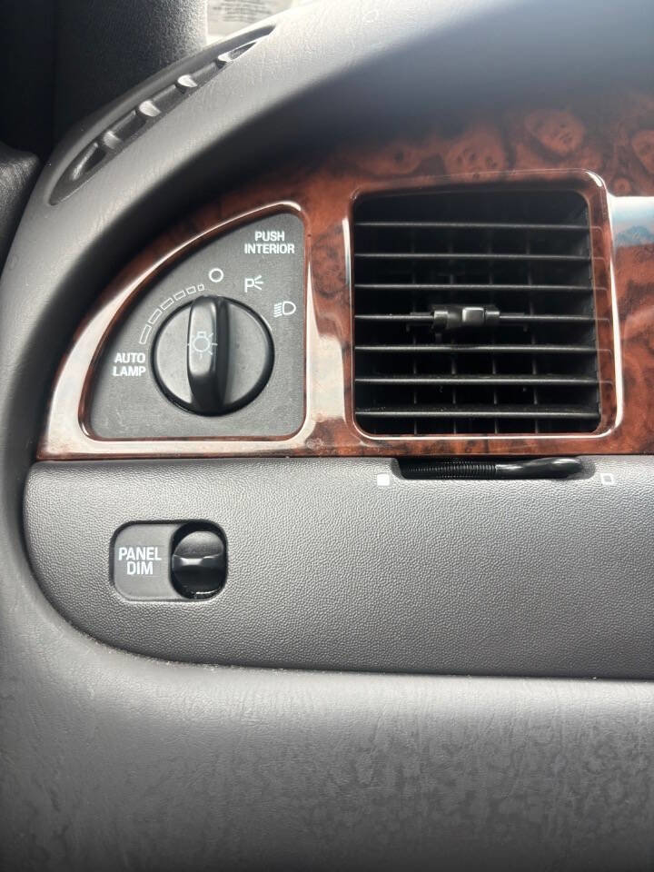 Used 2000 Lincoln Town Car Executive image 20