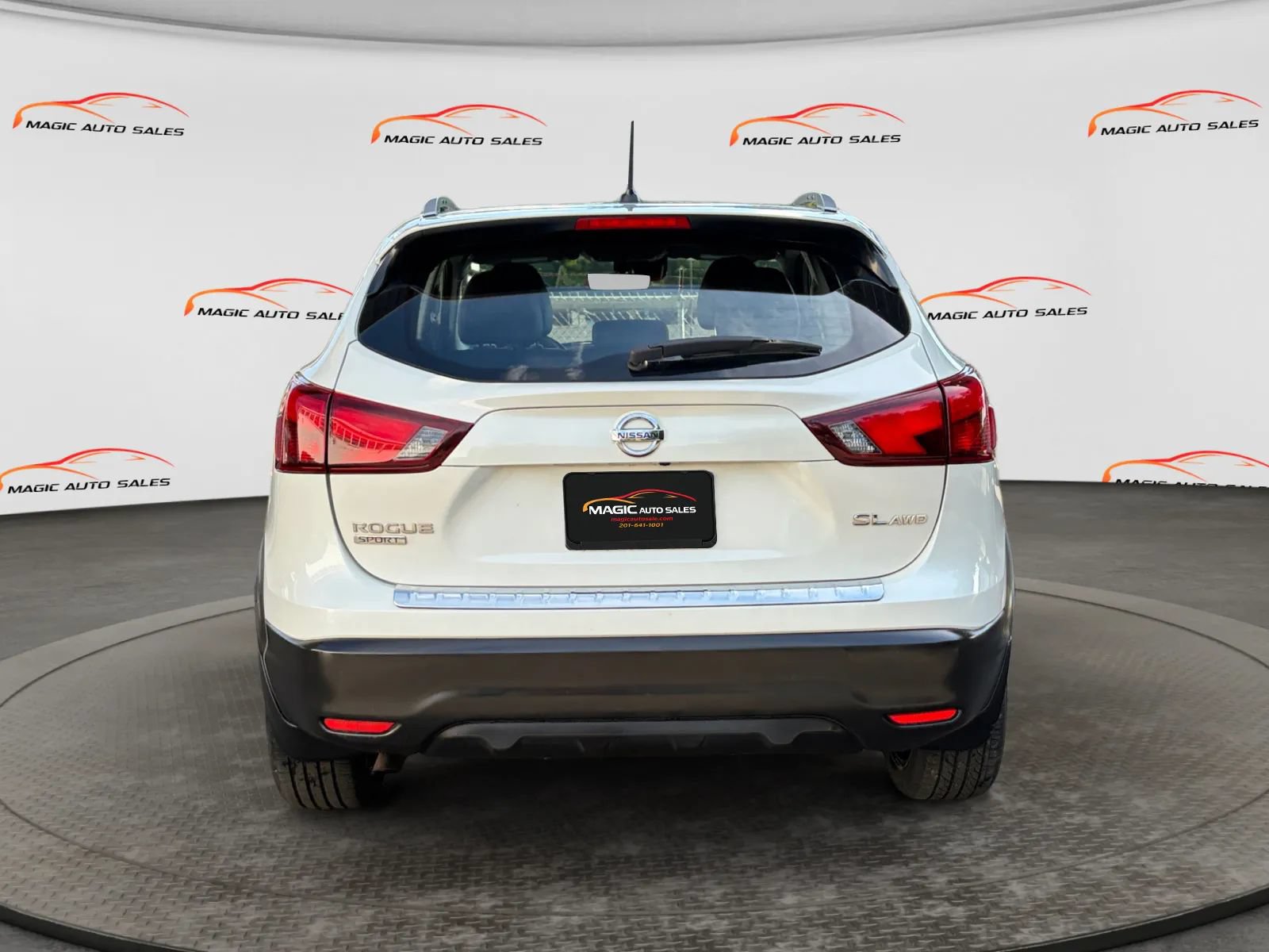 Used 2017 Nissan Rogue Sport SL w/ SL Premium Package AWD/4WD image 9